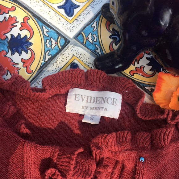 Burgundy ruffled crop top - Picture 4 of 5